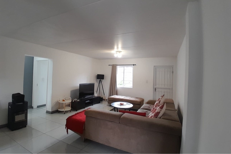 To Let 2 Bedroom Property for Rent in Parklands East Western Cape